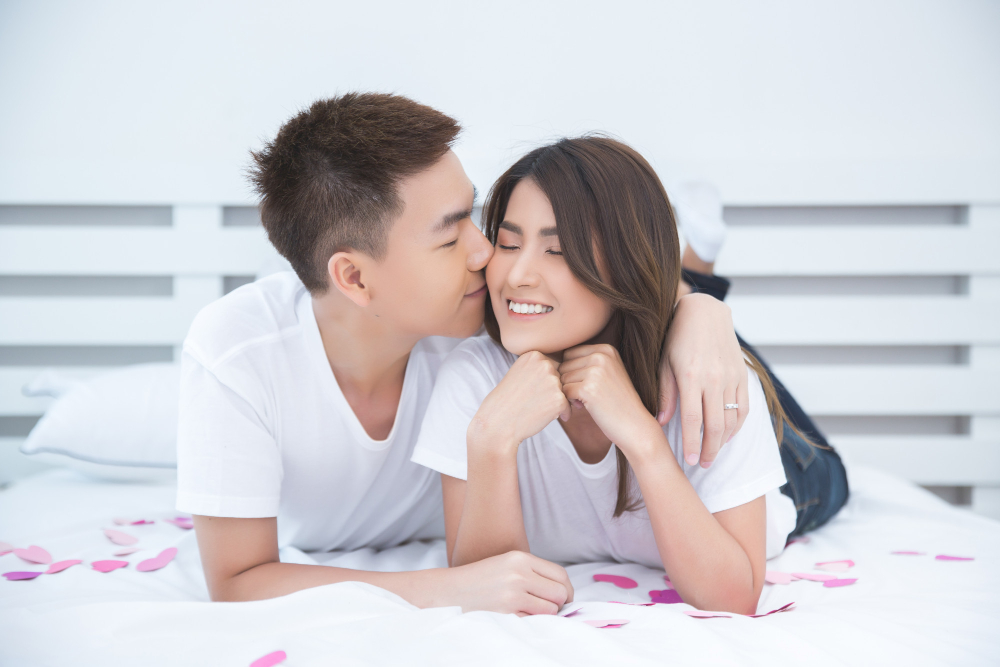 Cách cởi đồ bạn tình tinh tế giúp nàng tăng hưng phấn