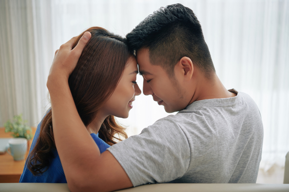 Nghệ thuật hôn cổ và gáy khiến phụ nữ dễ rung động, tăng hưng phấn