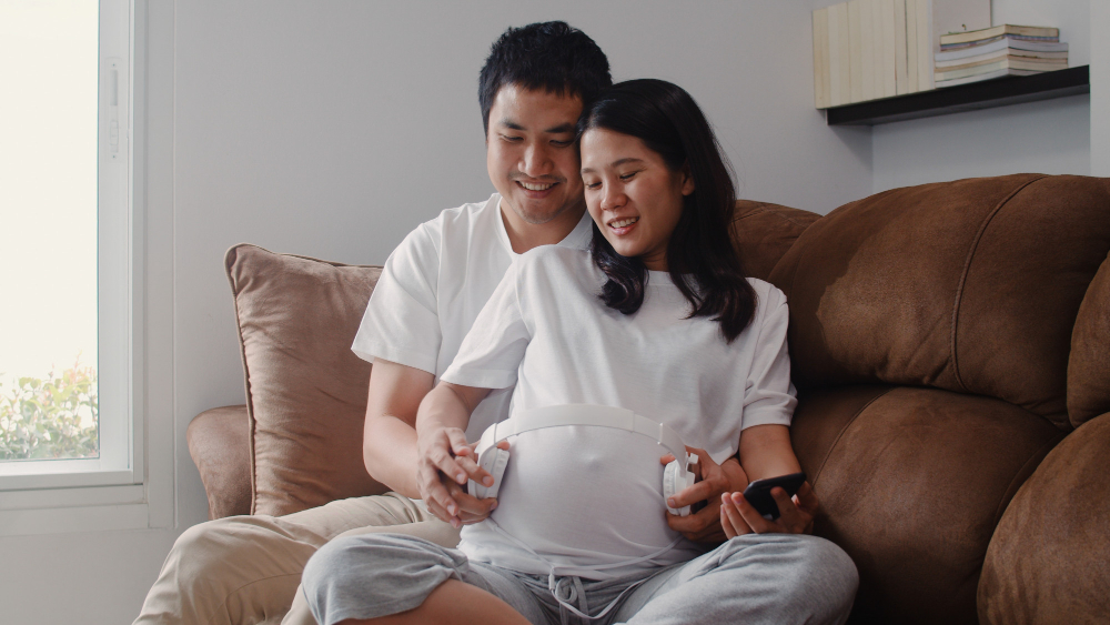 Tư thế quan hệ khi mang thai: Cách lựa chọn an toàn cho mẹ và bé